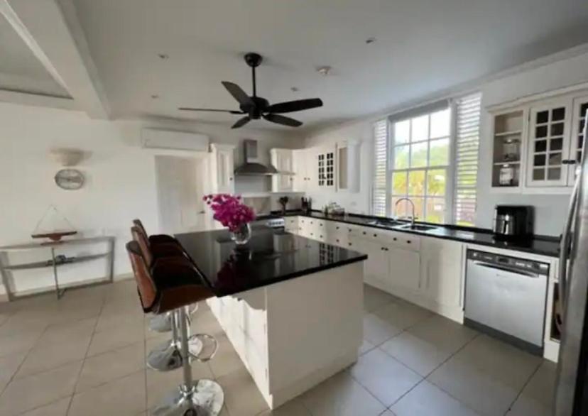 Purple Haze - Infinity Pool Holiday Home Minutes From The Island'S Best Beaches Saint James Exterior foto