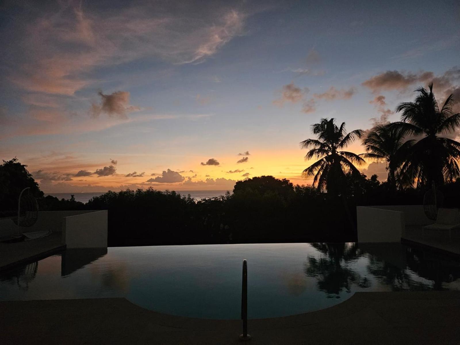 Purple Haze - Infinity Pool Holiday Home Minutes From The Island'S Best Beaches Saint James Exterior foto